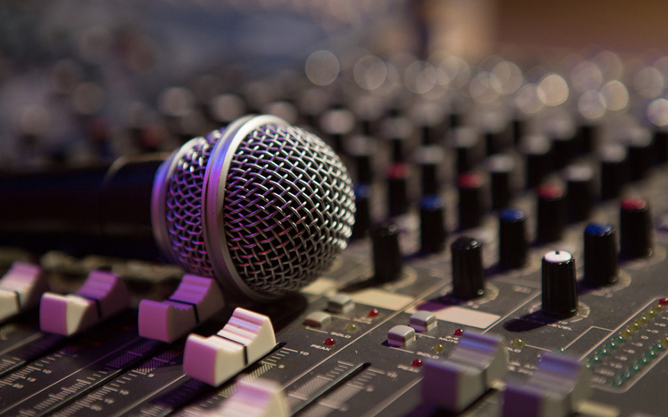 山東礦安機(jī)電破拱器設(shè)備有限公司